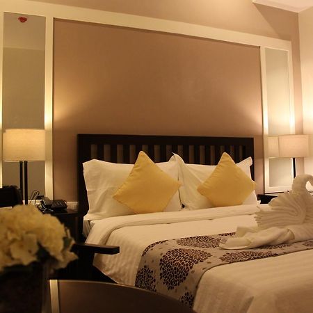 Prime City Resort Hotel Angeles Esterno foto