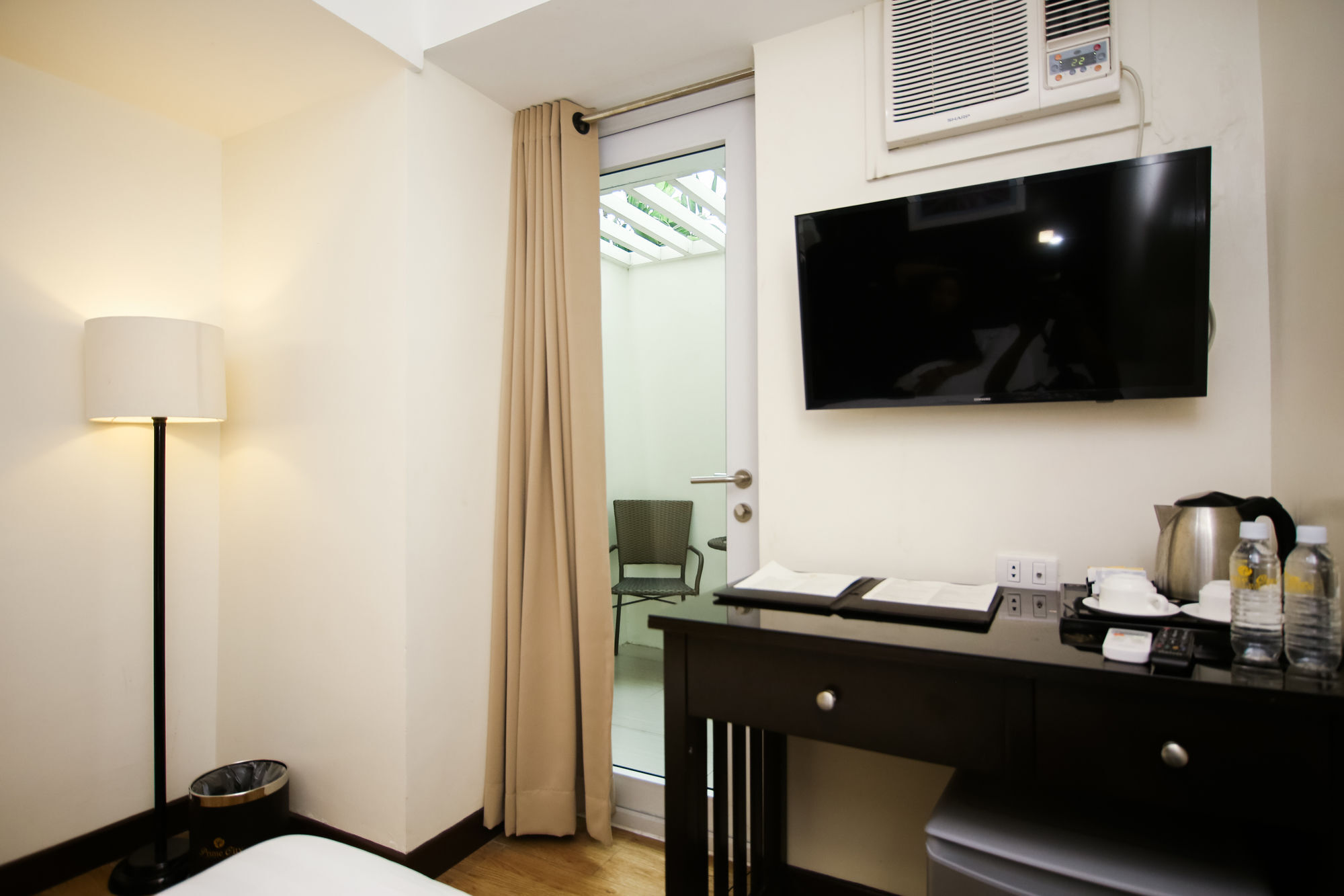 Prime City Resort Hotel Angeles Esterno foto