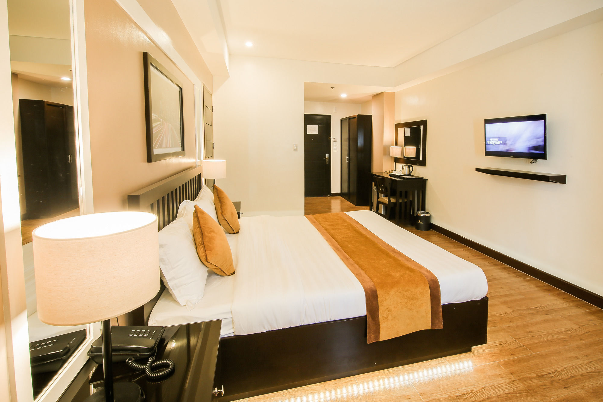 Prime City Resort Hotel Angeles Esterno foto