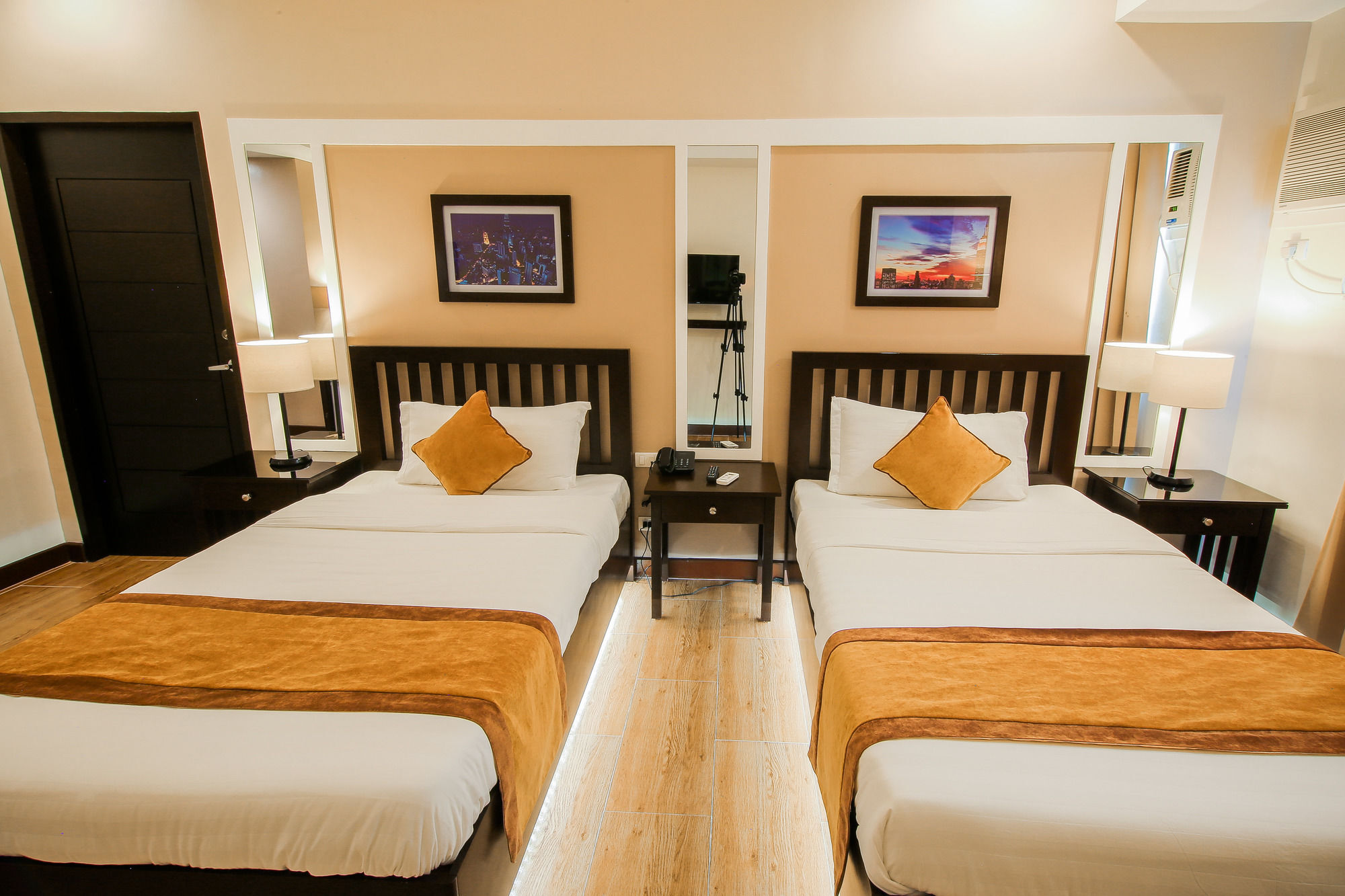 Prime City Resort Hotel Angeles Esterno foto