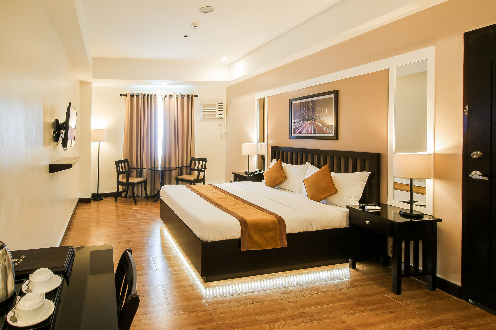 Prime City Resort Hotel Angeles Esterno foto