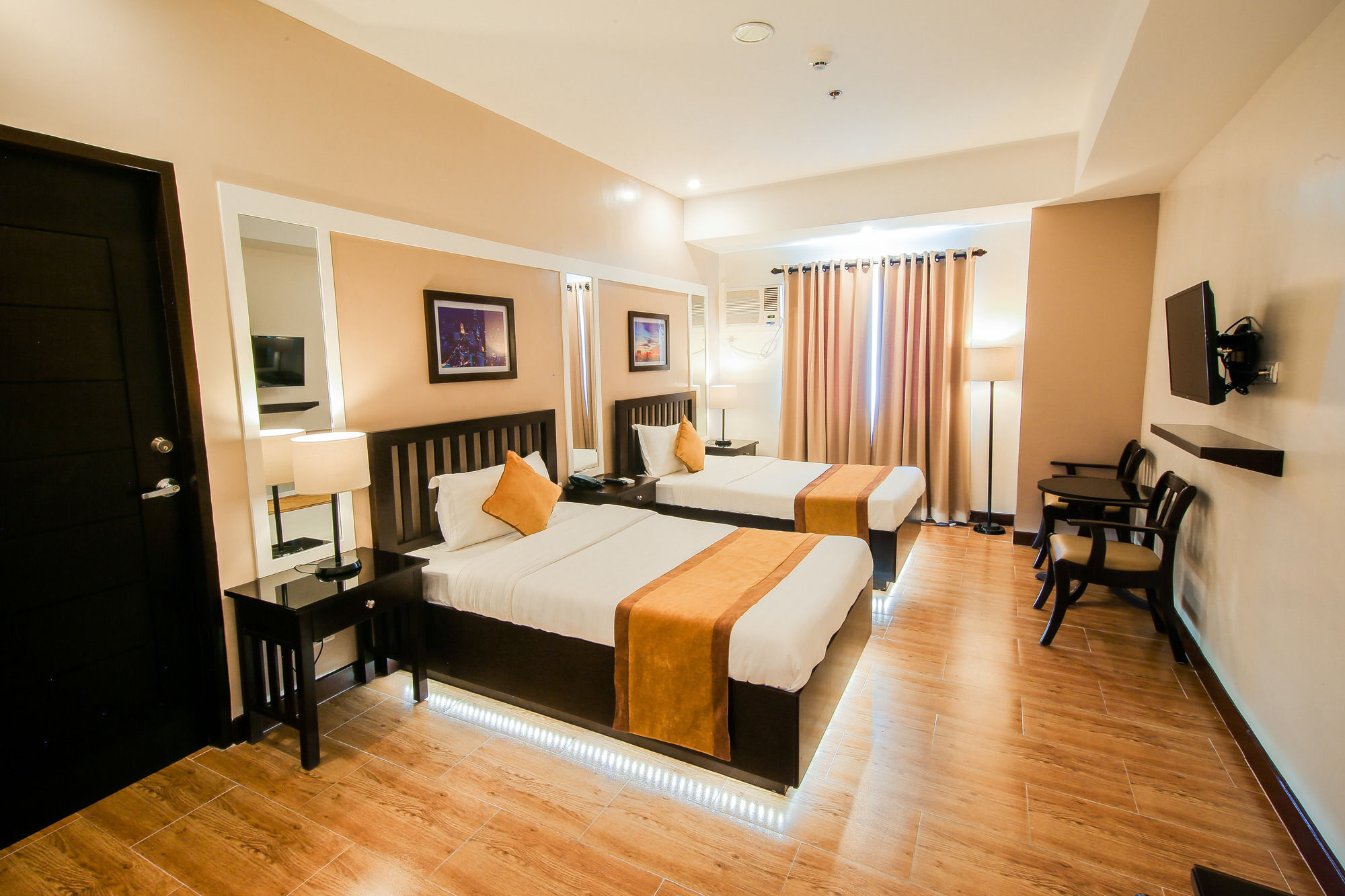 Prime City Resort Hotel Angeles Esterno foto